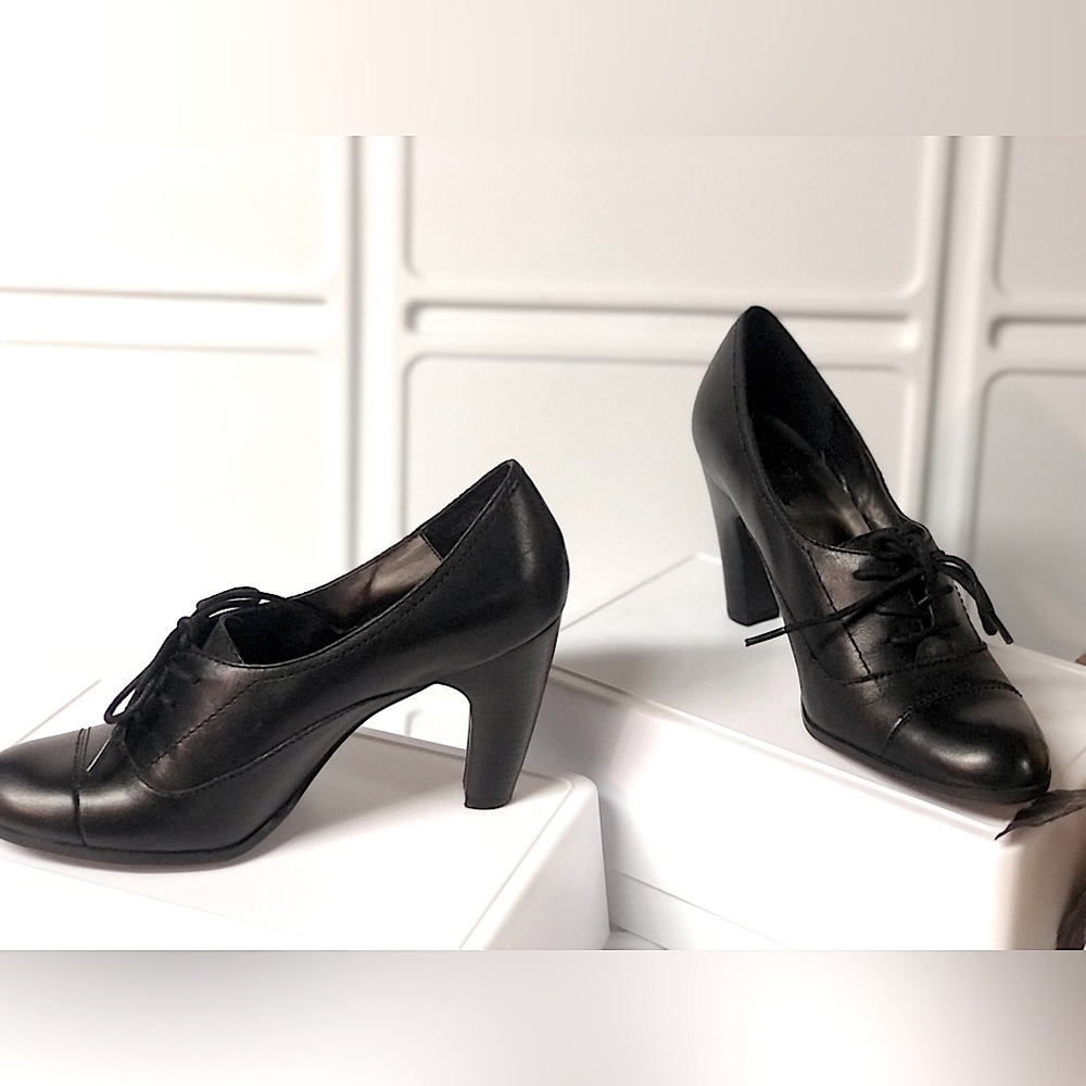 Worthington- Black- Lace Up Oxford Faux Leather Heels